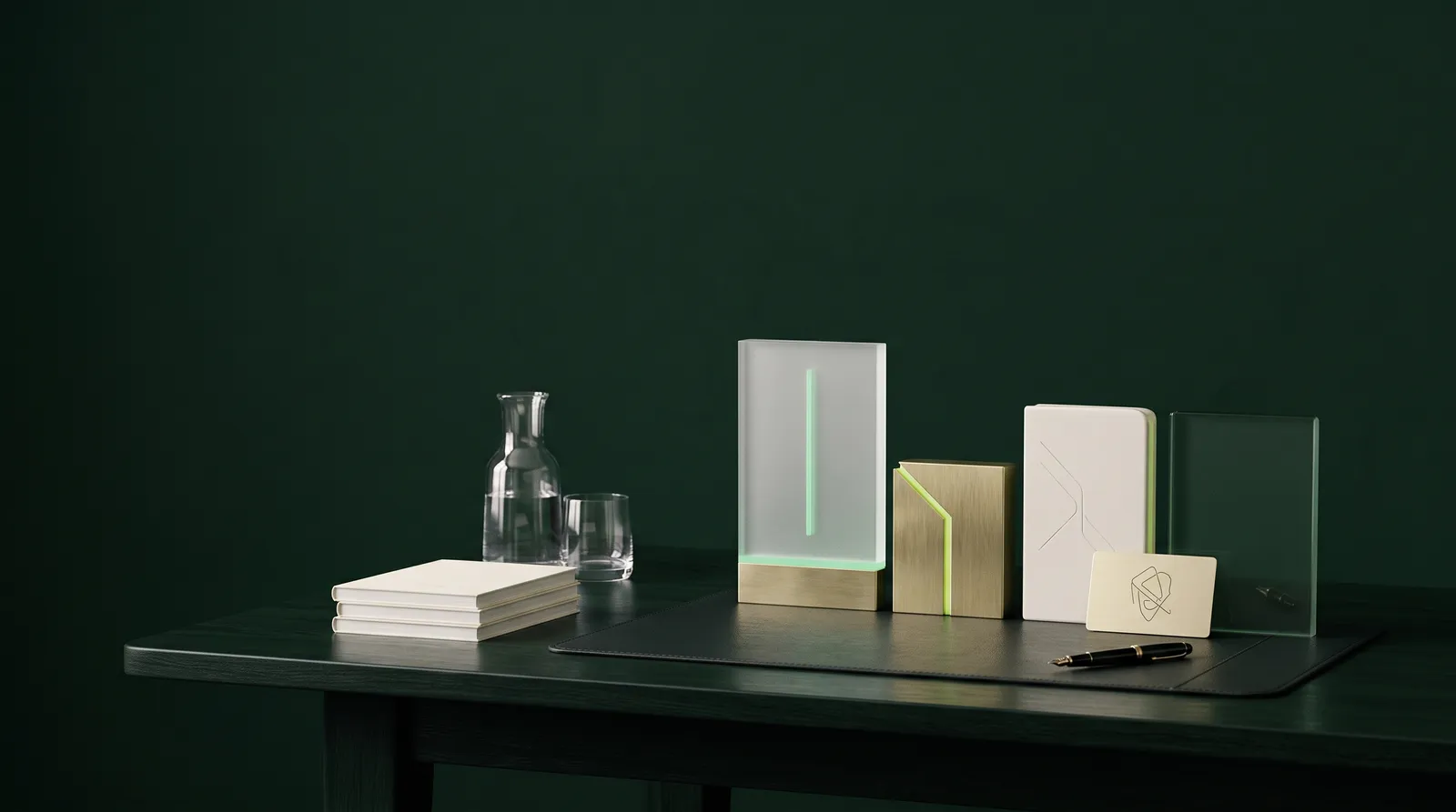 Conjunto ordenado de paneles minimalistas y refinados sobre un escritorio oscuro, evocando la elección de la herramienta de IA adecuada.